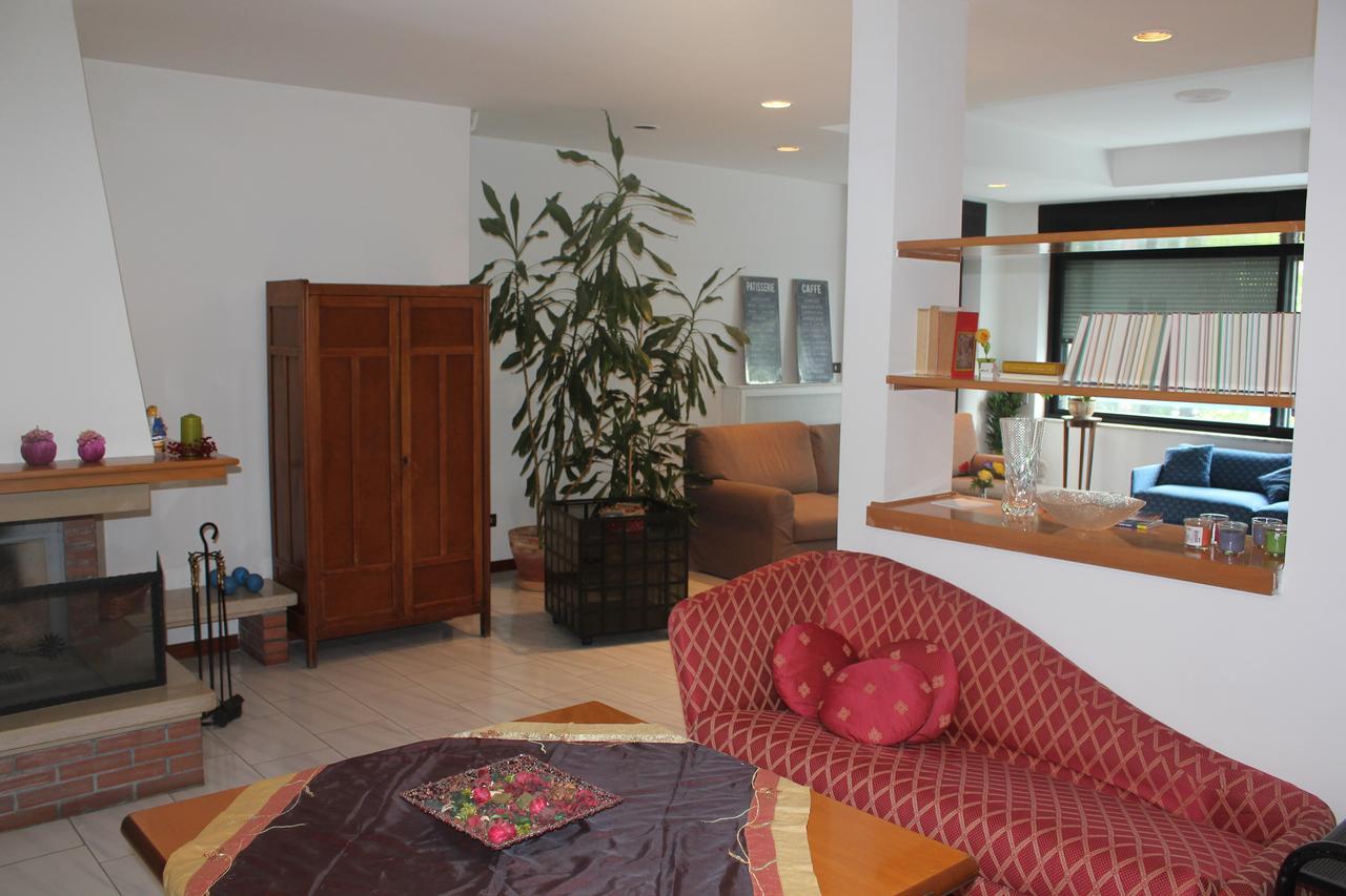Appartement Casa Tiziana à Naples Extérieur photo